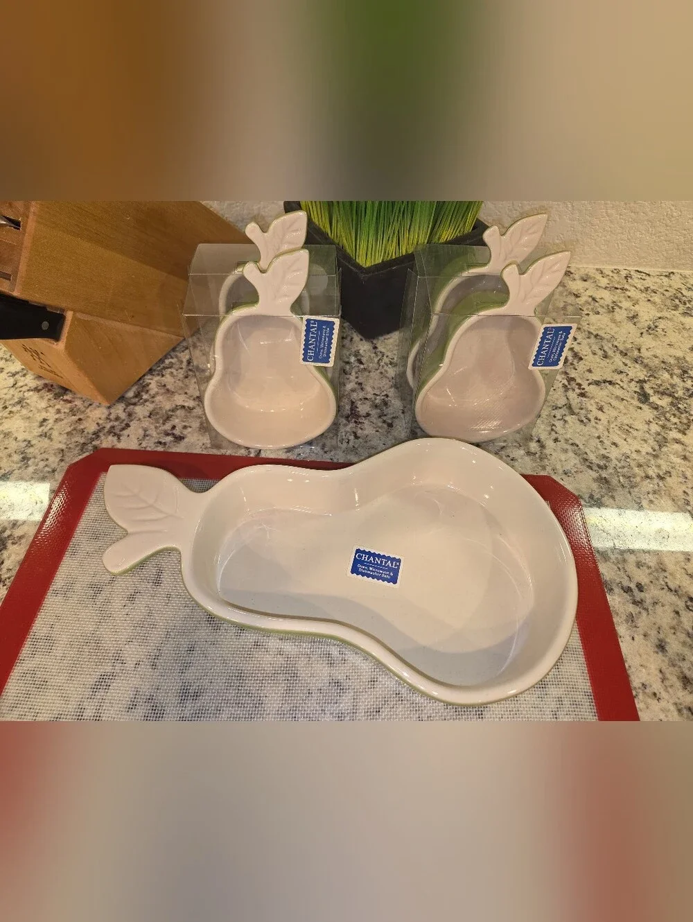 Green Pear-Shaped Ceramic Serving Dish